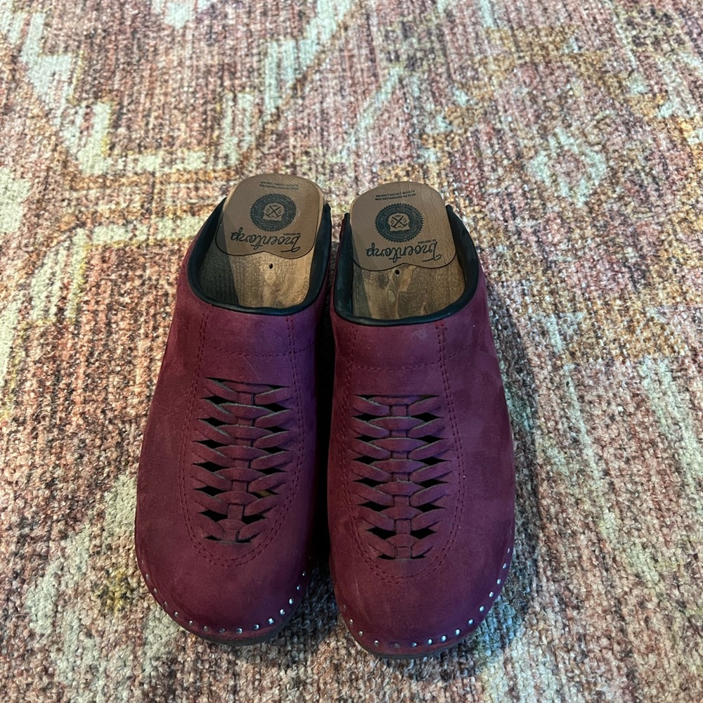 Troentorp of Sweden SZ 40 wood bottom clogs